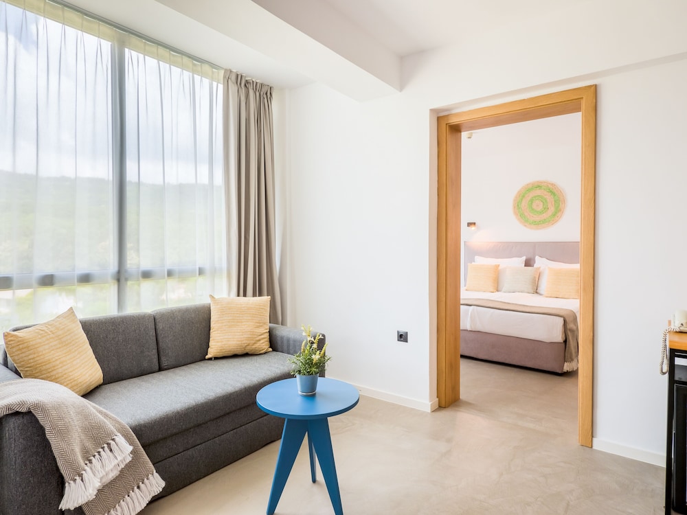 Hotel Excelsior — Hotel rooms in Golden Sands, Varna Region