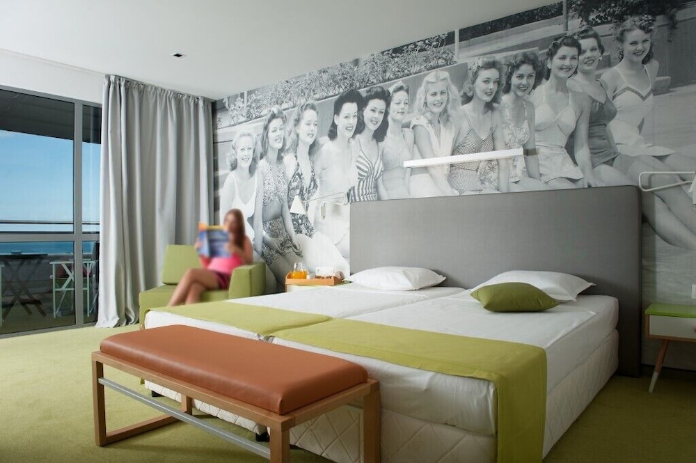 Hotel Excelsior — Hotel rooms in Golden Sands, Varna Region