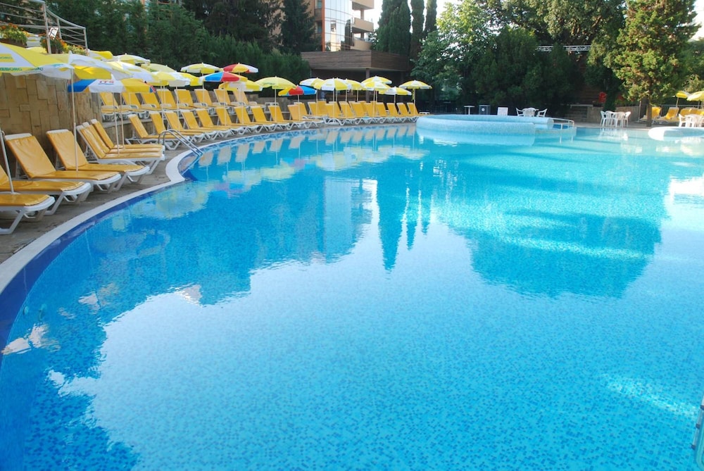 Hotel Excelsior — Swimming pool in Golden Sands, Varna Region