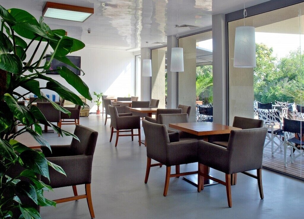 Hotel Excelsior — Restaurant & bars in Golden Sands, Varna Region