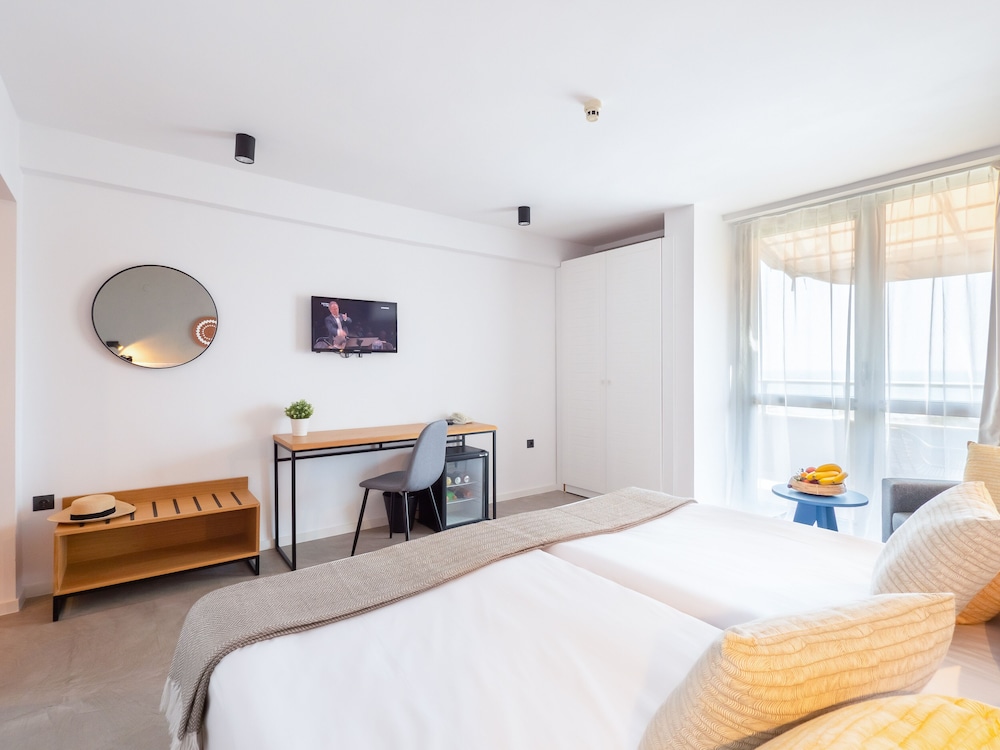 Hotel Excelsior — Hotel rooms in Golden Sands, Varna Region