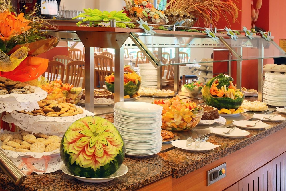 Hotel Excelsior — Restaurant & bars in Golden Sands, Varna Region