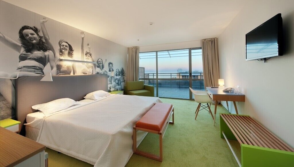 Hotel Excelsior — Hotel rooms in Golden Sands, Varna Region
