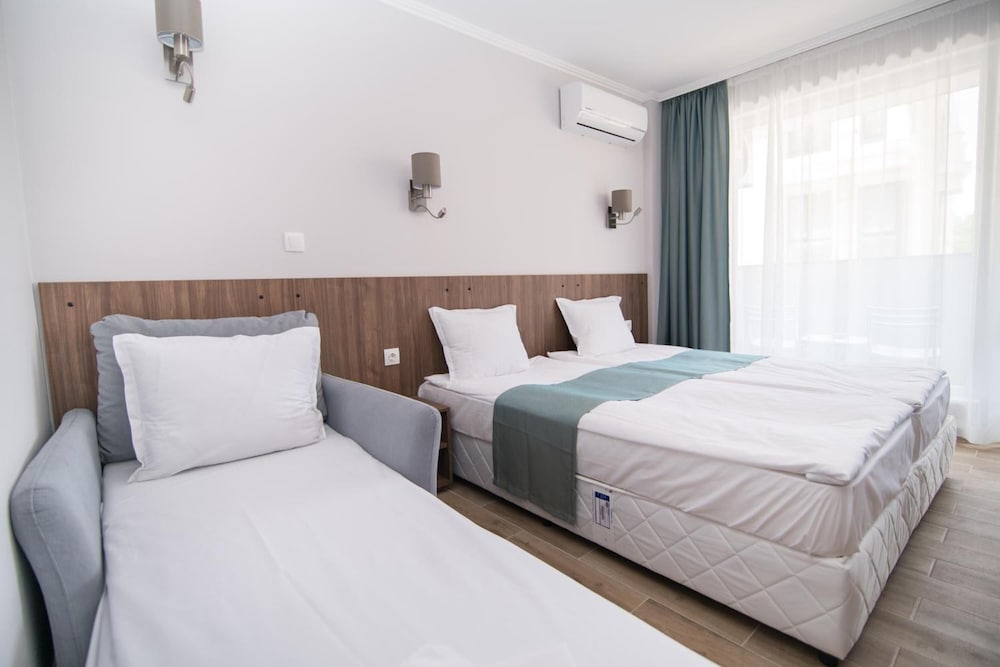Hotel Cinema — Hotel rooms in Primorsko, Burgas Region