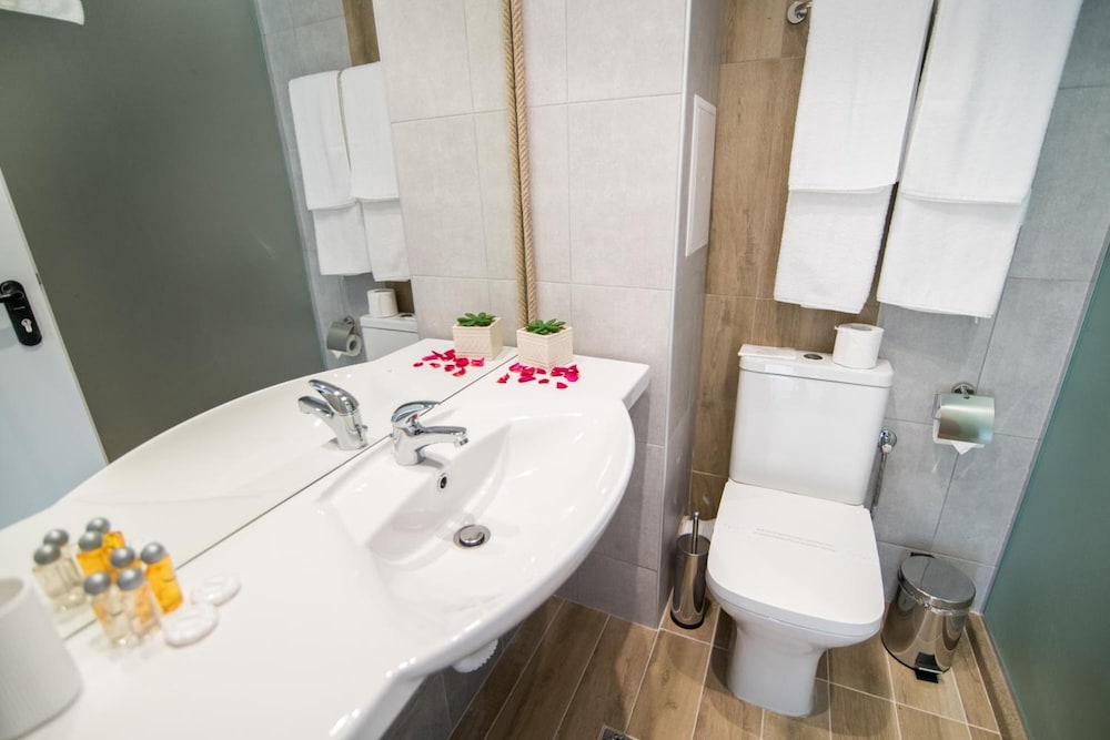 Hotel Cinema — Hotel rooms in Primorsko, Burgas Region