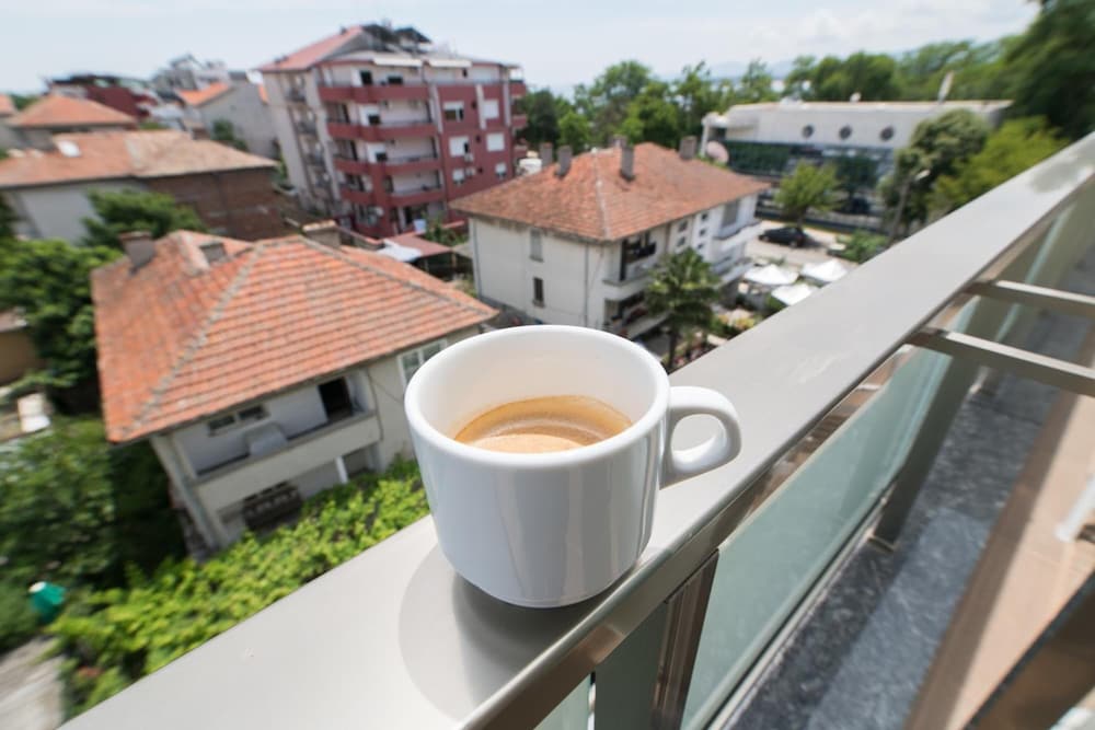 Hotel Cinema — Hotel rooms in Primorsko, Burgas Region