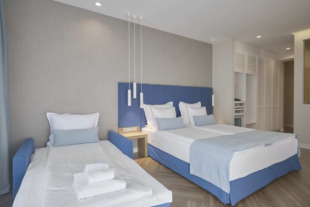 Viva Mare Beach Hotel — Hotel rooms in Sozopol, Burgas Region