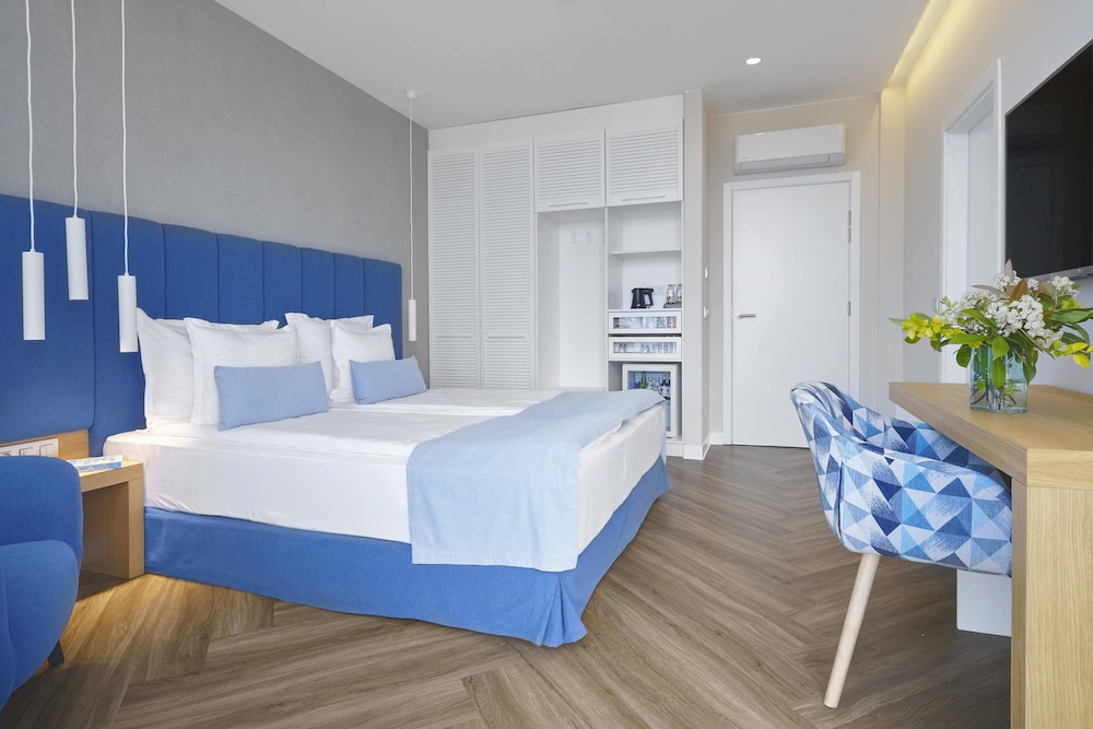 Viva Mare Beach Hotel — Hotel rooms in Sozopol, Burgas Region