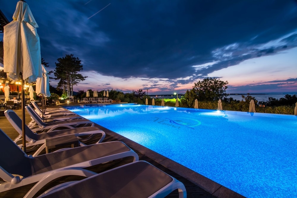 Viva Mare Beach Hotel — Swimming pool in Sozopol, Burgas Region