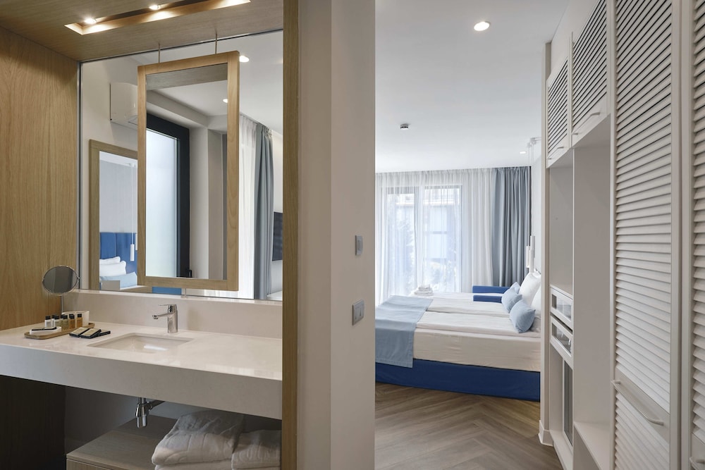 Viva Mare Beach Hotel — Hotel rooms in Sozopol, Burgas Region