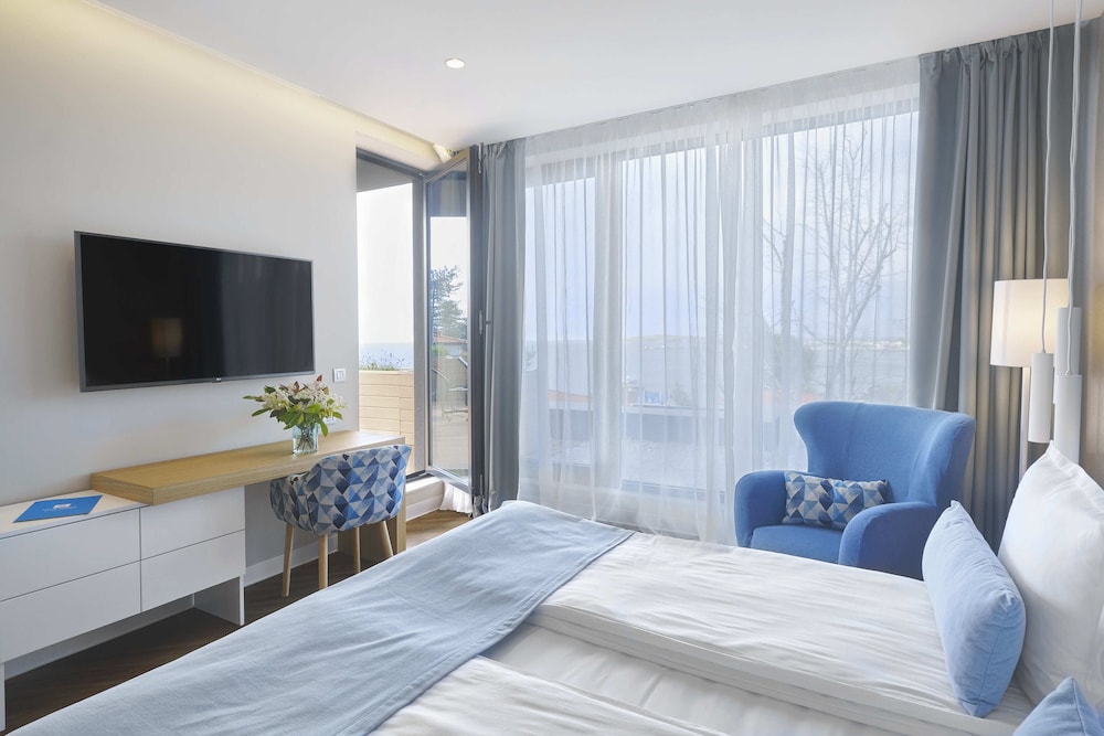 Viva Mare Beach Hotel — Hotel rooms in Sozopol, Burgas Region