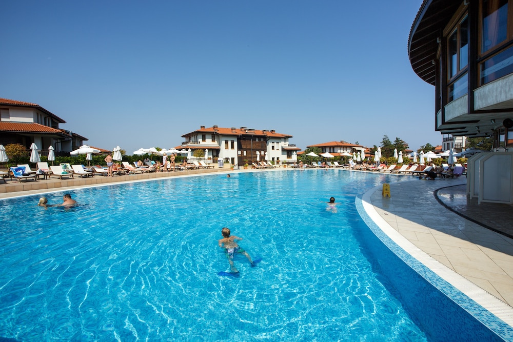 Viva Mare Beach Hotel — Swimming pool in Sozopol, Burgas Region