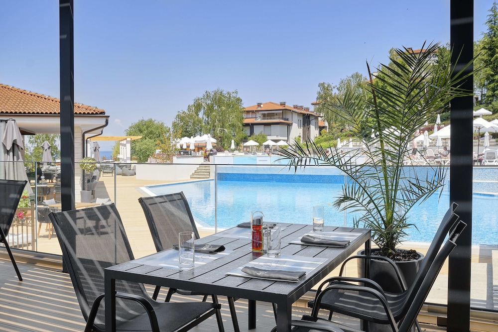 Viva Mare Beach Hotel — Swimming pool in Sozopol, Burgas Region