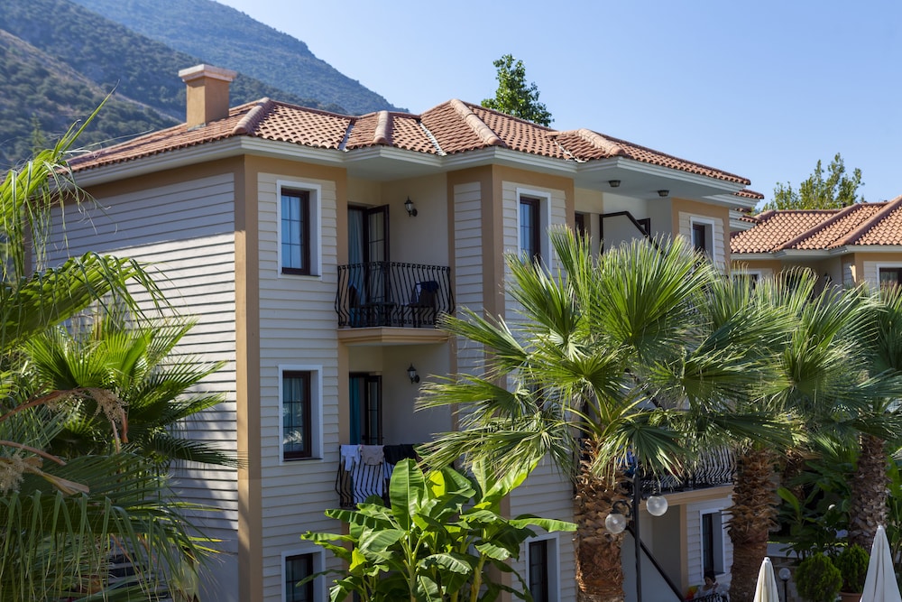 Marcan Beach — Hotel building in Ölüdeniz, Mugla