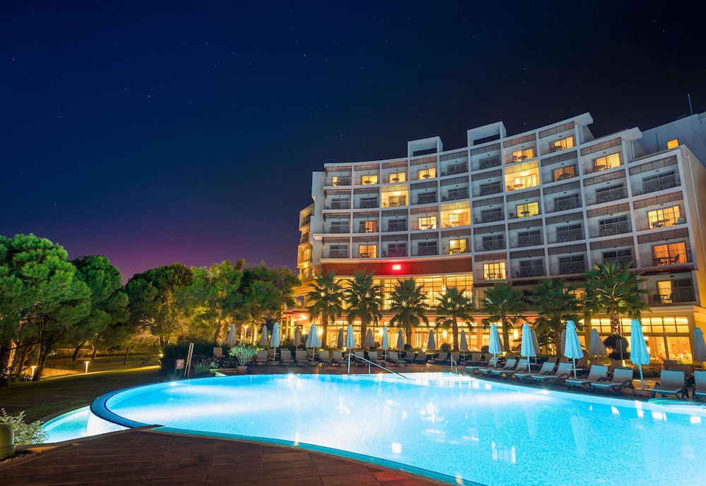 Akra Sorgun Tui Blue Sensatori - All Inclusive — Hotel building in Side