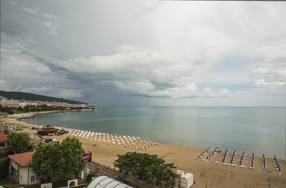 Hotel Zenith — Beach in Sunny Beach, Burgas Region