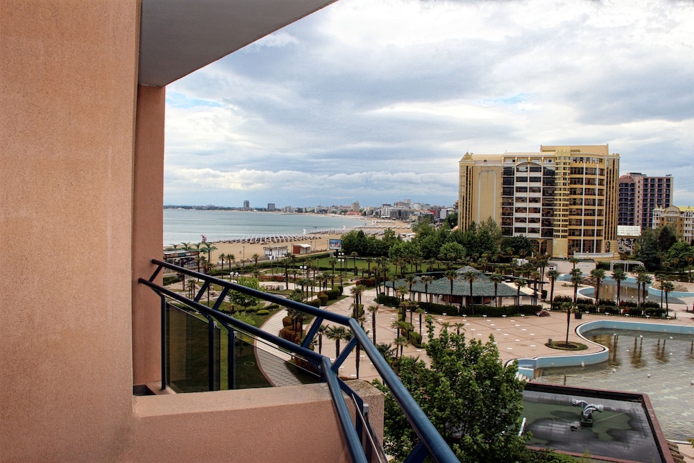 Hotel Zenith — Beach in Sunny Beach, Burgas Region