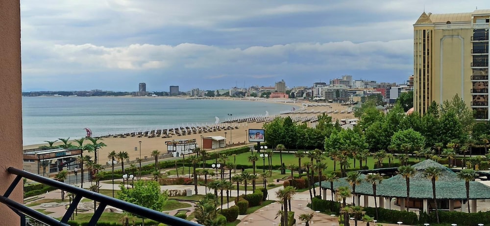 Hotel Zenith — Beach in Sunny Beach, Burgas Region