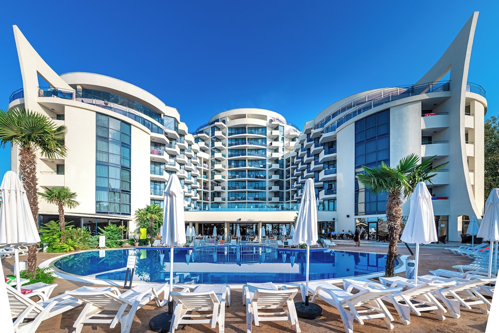 Hotel Zenith — Swimming pool in Sunny Beach, Burgas Region