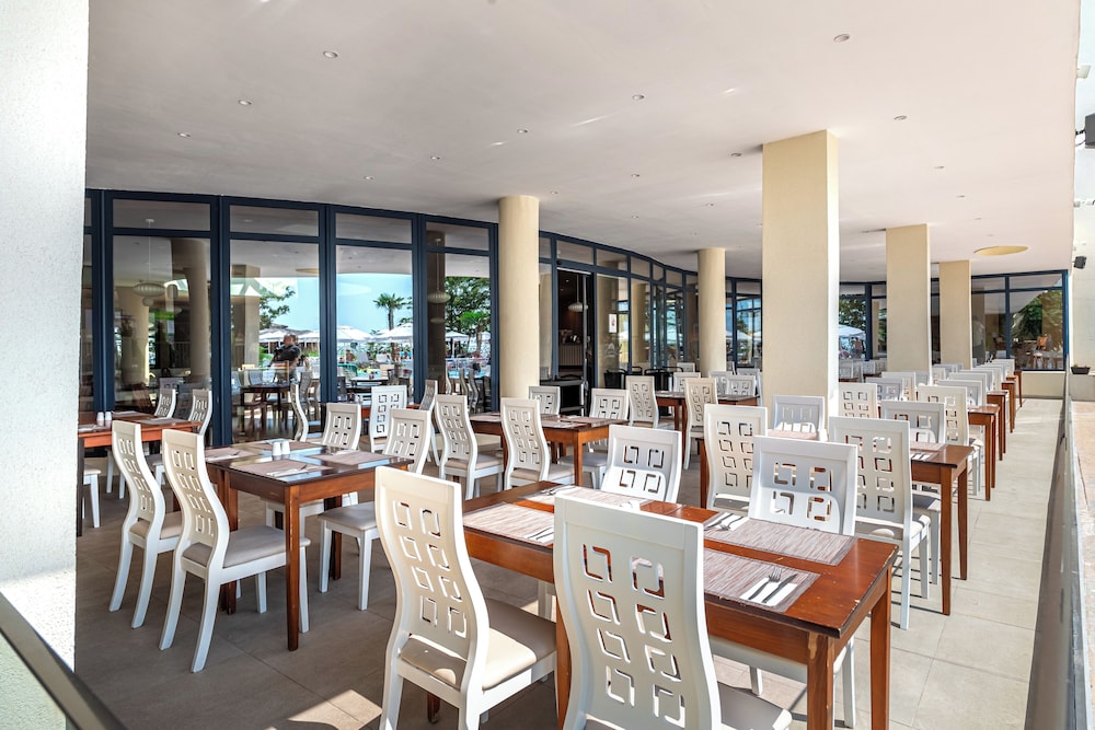 Hotel Zenith — Restaurant & bars in Sunny Beach, Burgas Region