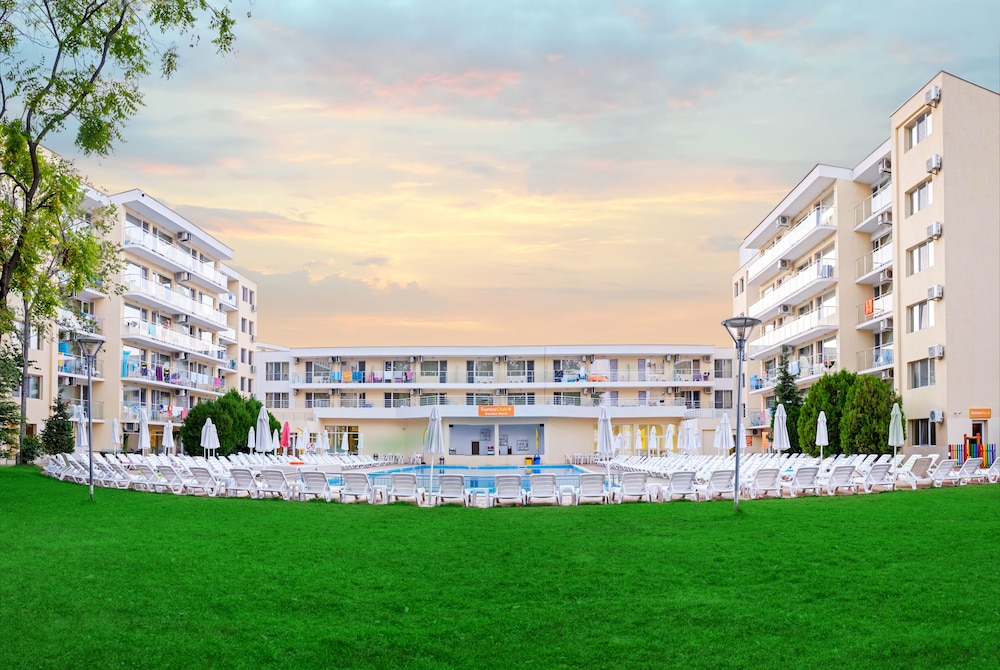 Garden Nevis - All Inclusive — Hotel building in Sunny Beach, Burgas Region