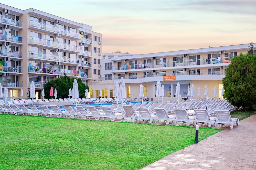 Garden Nevis - All Inclusive — Swimming pool in Sunny Beach, Burgas Region