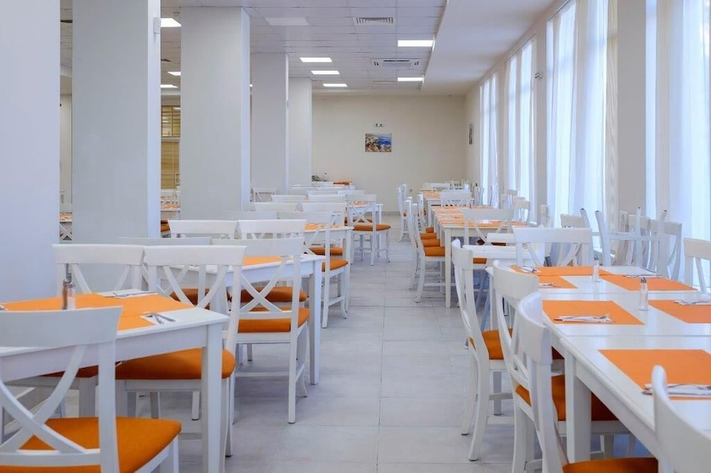 Garden Nevis - All Inclusive — Restaurant & bars in Sunny Beach, Burgas Region
