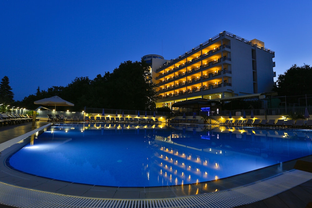 Hotel Sofia - All Inclusive — Swimming pool in Golden Sands, Varna Region