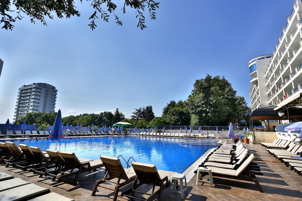 Hotel Sofia - All Inclusive — Swimming pool in Golden Sands, Varna Region