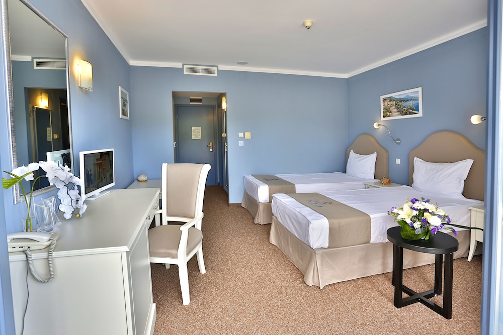 Hotel Sofia - All Inclusive — Hotel rooms in Golden Sands, Varna Region