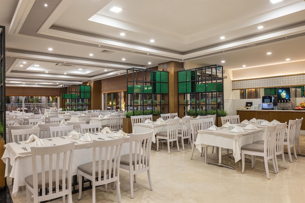 Side Star Park - All Inclusive — Restaurant & bars in Side