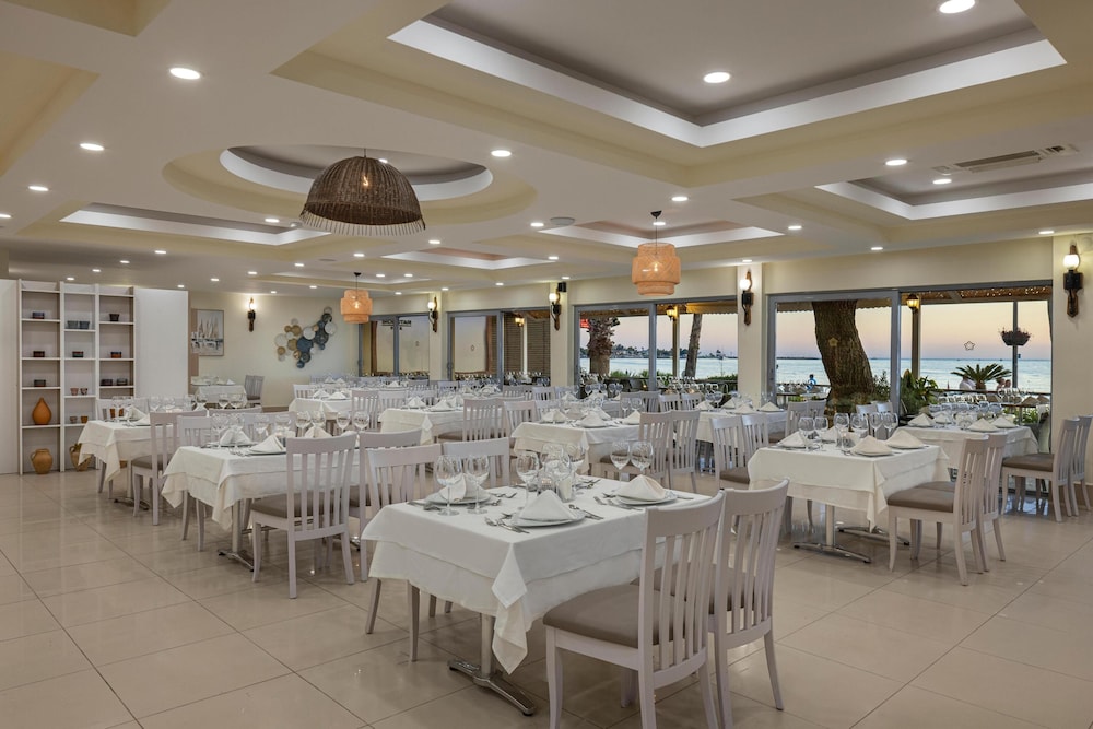 Side Star Park - All Inclusive — Restaurant & bars in Side