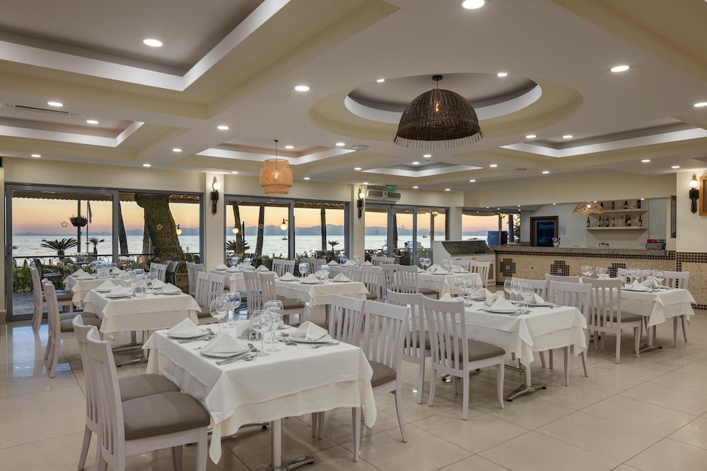 Side Star Park - All Inclusive — Restaurant & bars in Side
