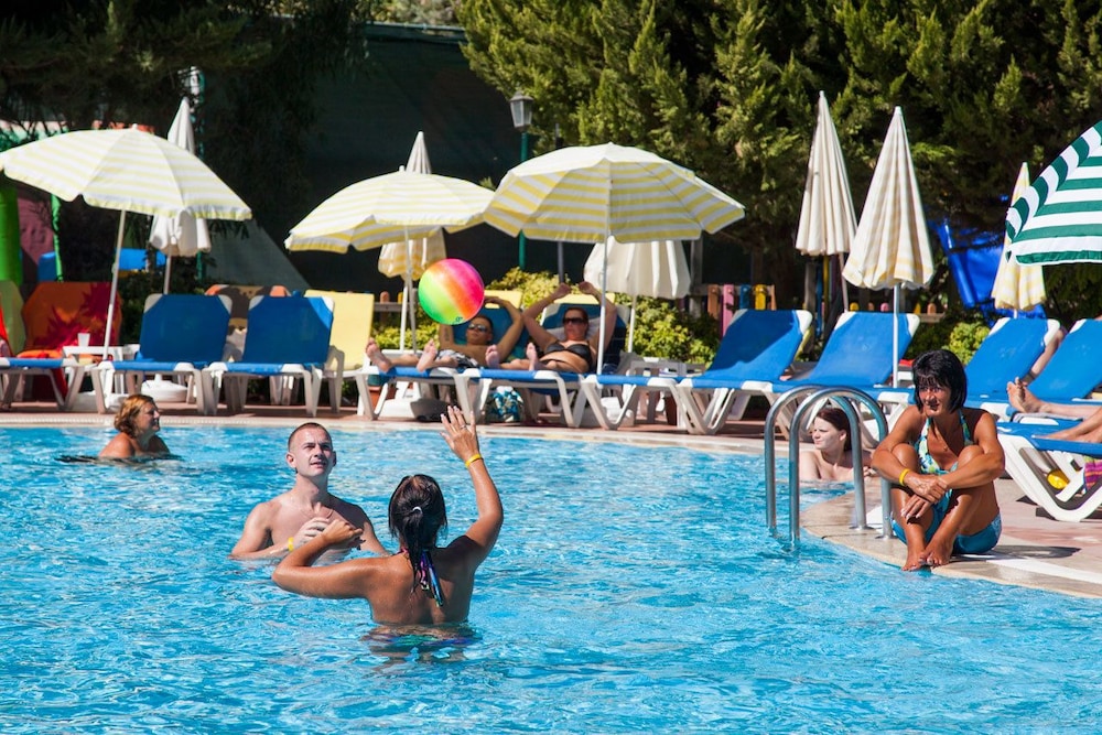 Dosi Hotel - All Inclusive — Swimming pool in Side