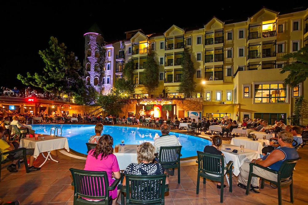 Dosi Hotel - All Inclusive — Swimming pool in Side