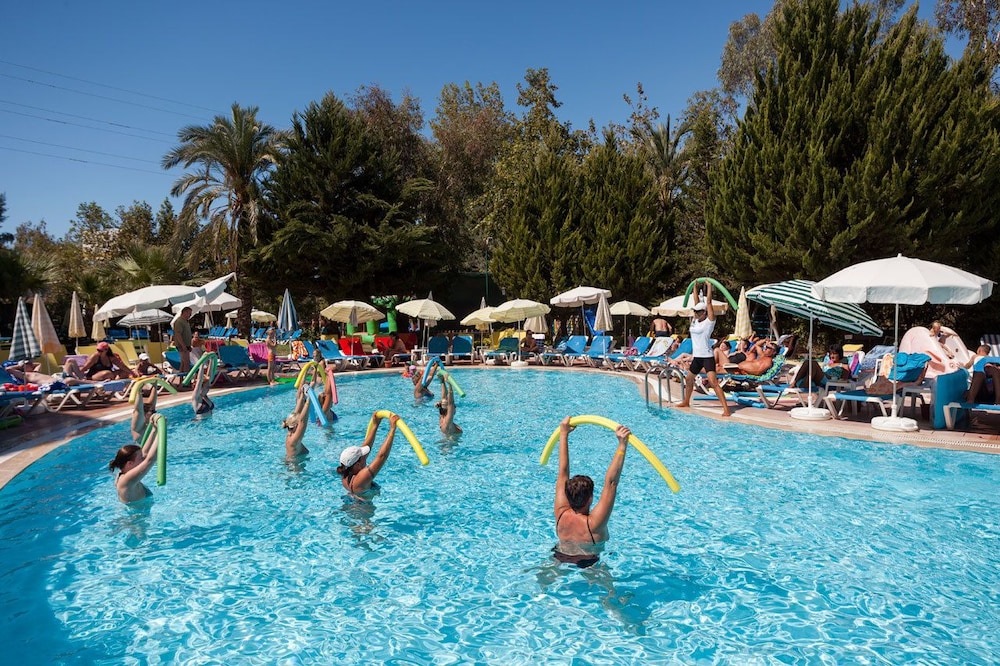 Dosi Hotel - All Inclusive — Swimming pool in Side