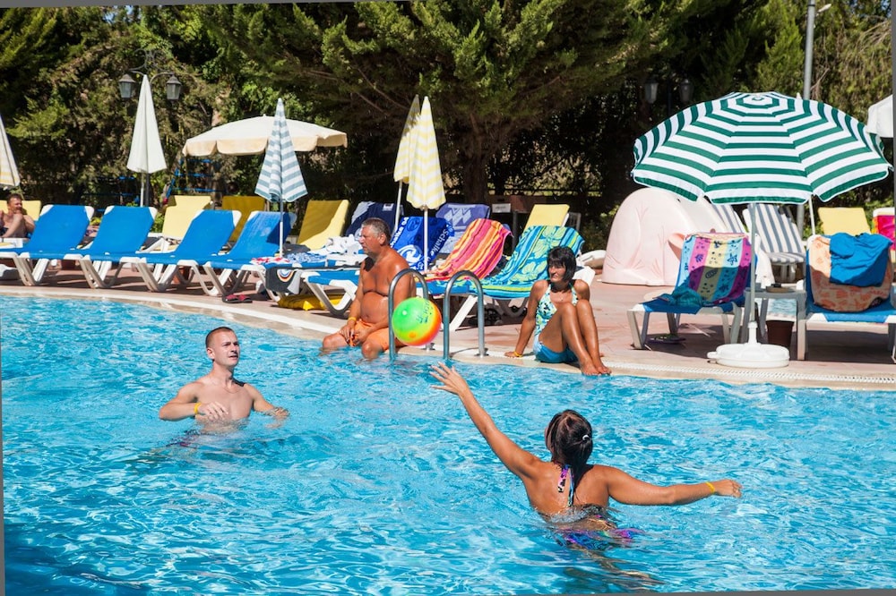 Dosi Hotel - All Inclusive — Swimming pool in Side