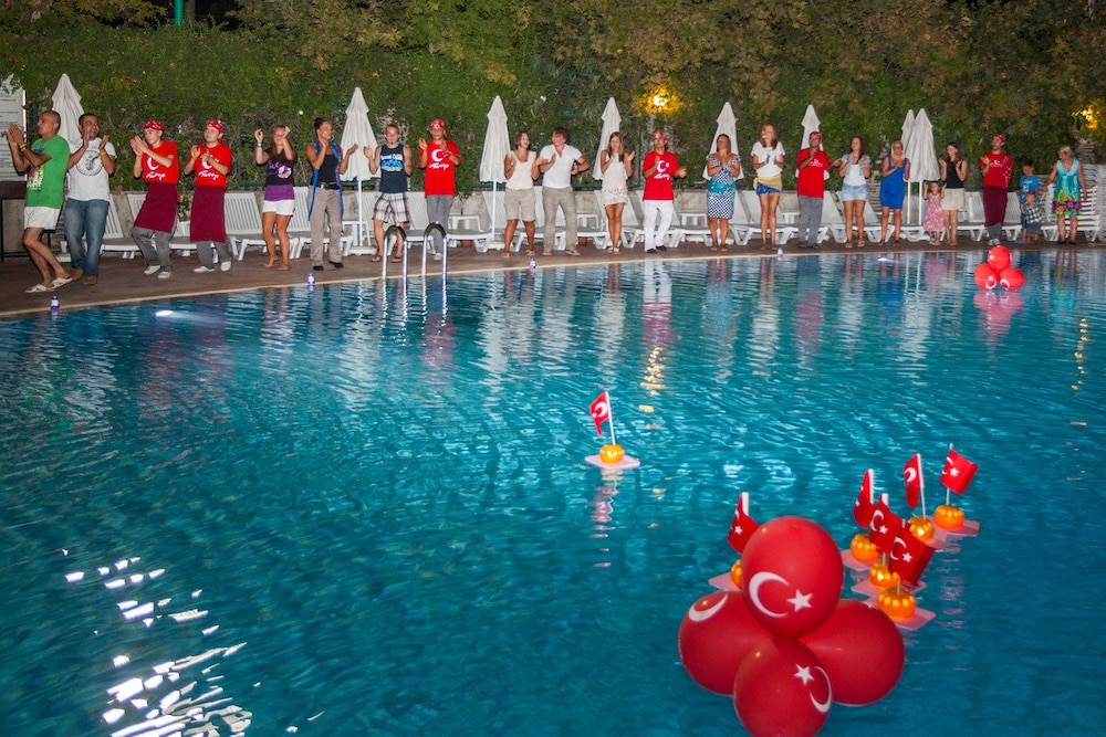Dosi Hotel - All Inclusive — Swimming pool in Side