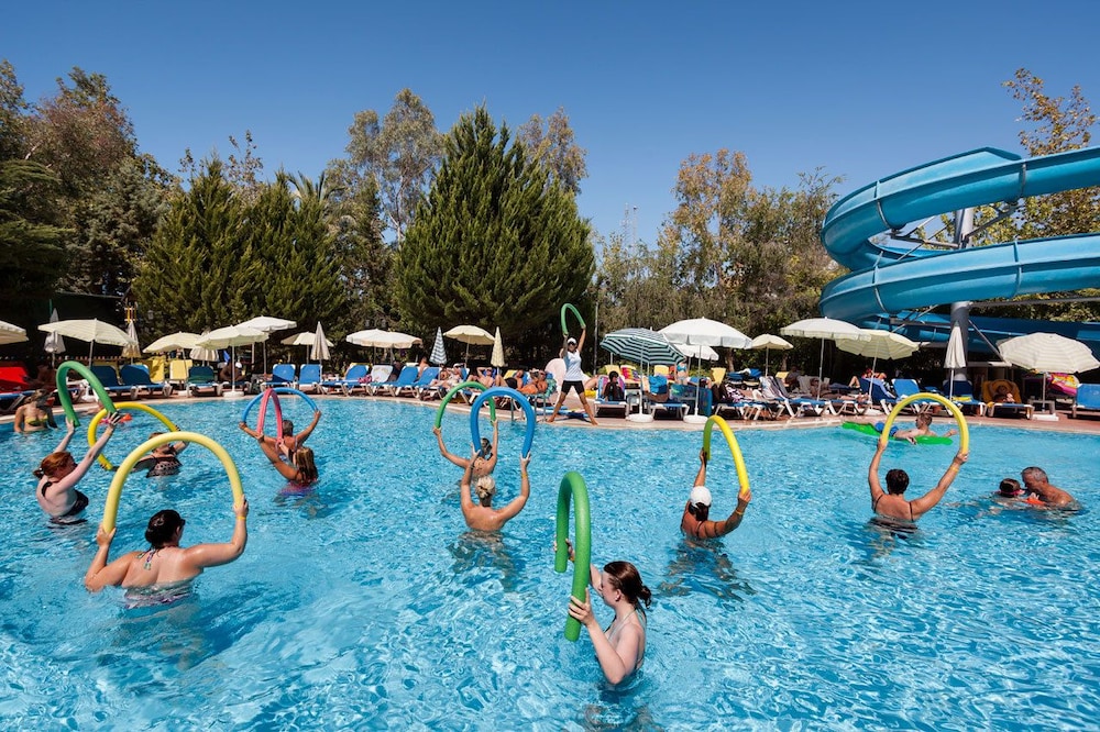 Dosi Hotel - All Inclusive — Swimming pool in Side