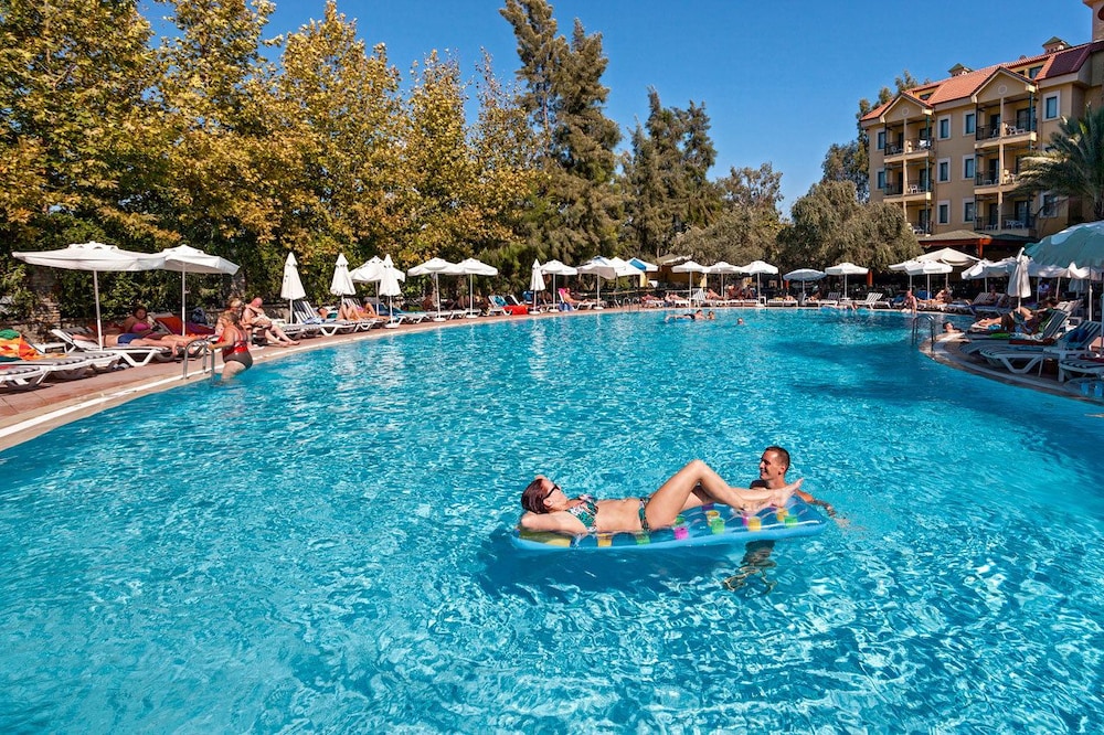 Dosi Hotel - All Inclusive — Swimming pool in Side