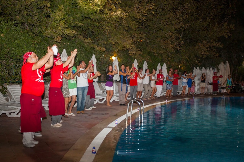 Dosi Hotel - All Inclusive — Swimming pool in Side