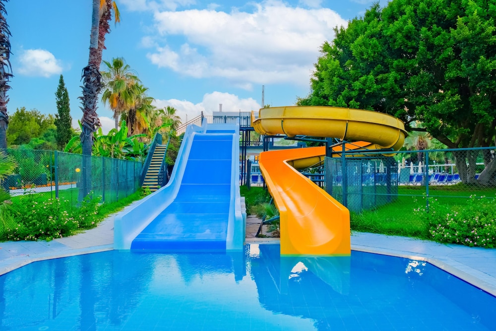 Sural Hotel - All Inclusive — Swimming pool in Side