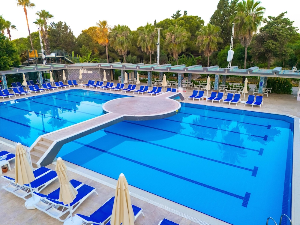 Sural Hotel - All Inclusive — Swimming pool in Side