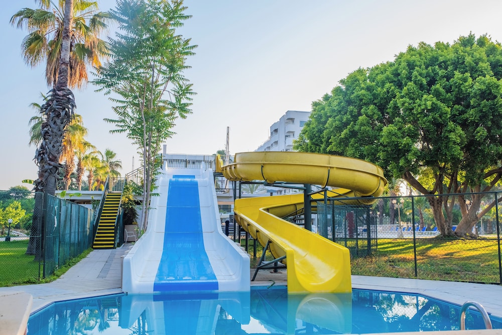 Sural Hotel - All Inclusive — Swimming pool in Side