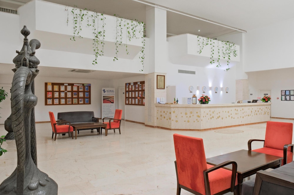 Sural Hotel - All Inclusive — Hotel building in Side