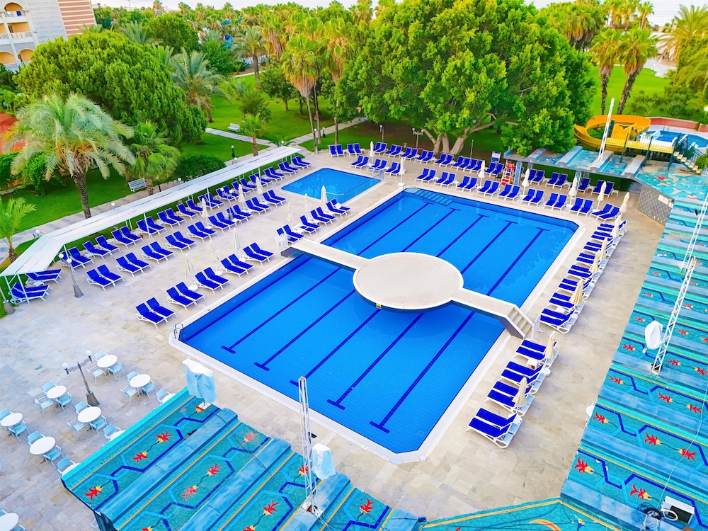 Sural Hotel - All Inclusive — Swimming pool in Side