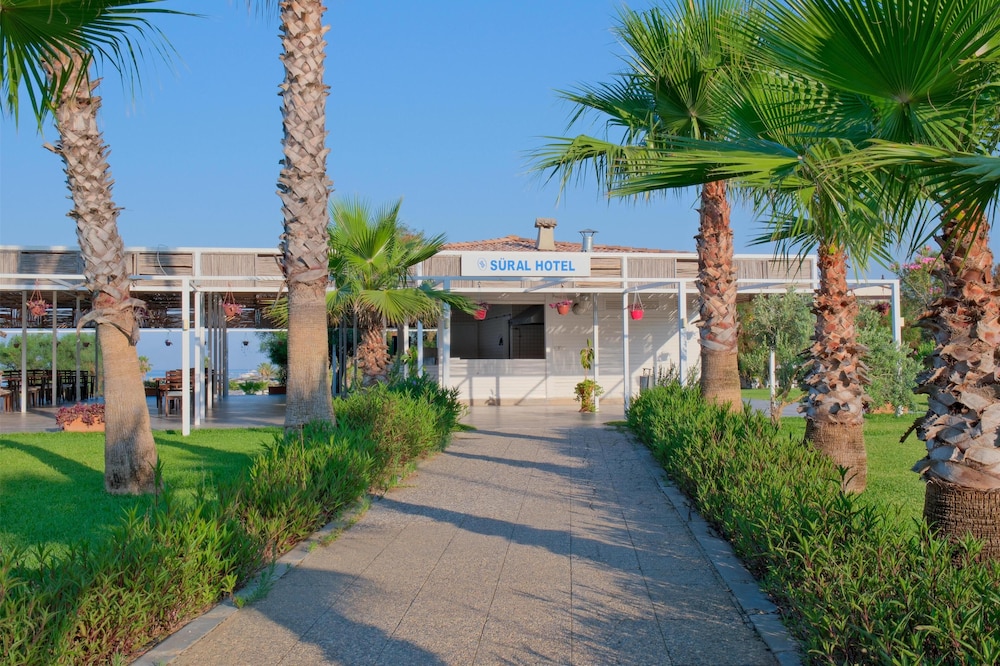 Sural Hotel - All Inclusive — Hotel building in Side