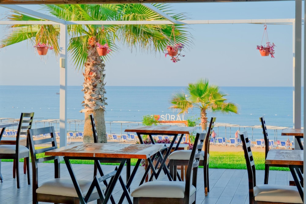 Sural Hotel - All Inclusive — Beach in Side