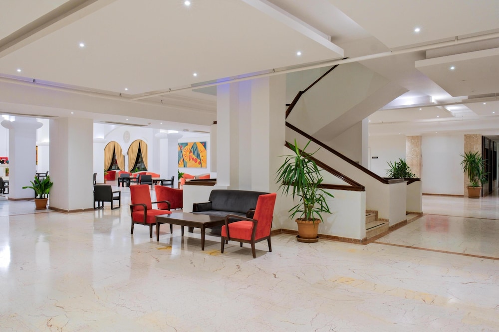 Sural Hotel - All Inclusive — Hotel building in Side