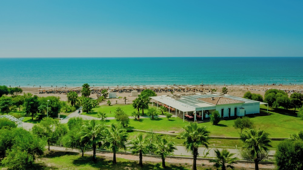 Sural Hotel - All Inclusive — Beach in Side